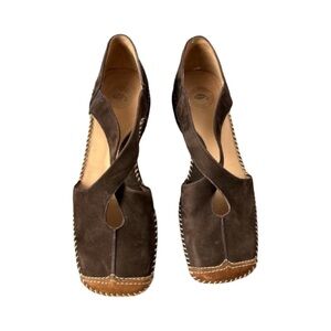 NURTURE Brown Leather Stitch Closed Toe Sandals